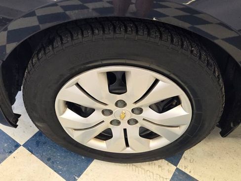 Used 2014 Chevrolet Cruze LS FWD image 17