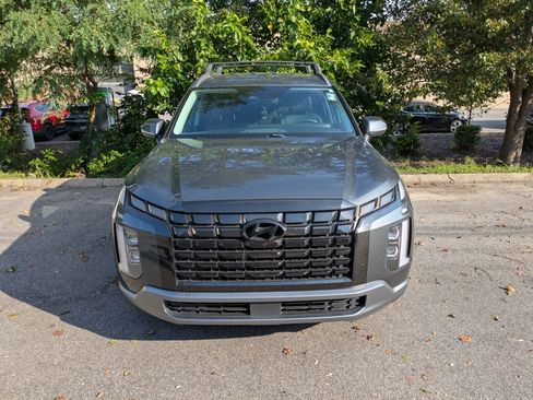 Used 2023 Hyundai Palisade SEL FWD image 2