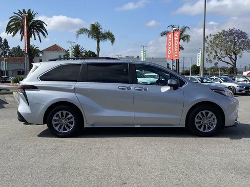 Certified 2023 Toyota Sienna XLE w/ XLE Plus Package FWD image 44