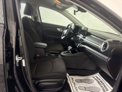 Used 2023 Kia Forte LXS w/ LXS Technology Package FWD image 14