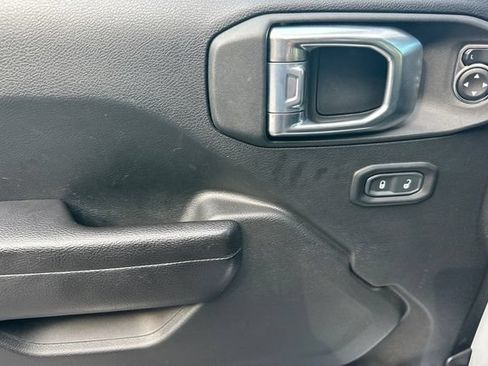 Used 2021 Jeep Gladiator Mojave AWD/4WD image 10