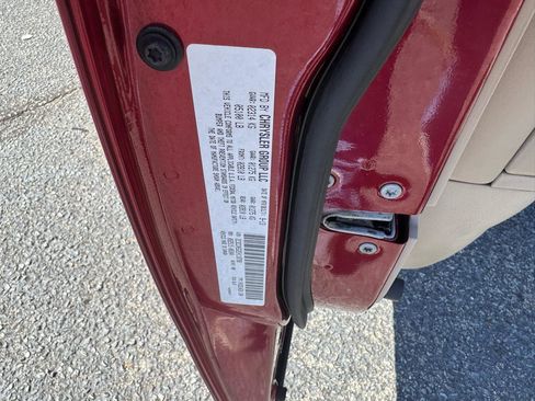 Used 2014 Chrysler 300 C image 22