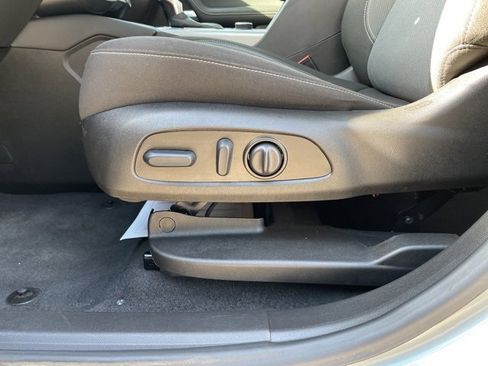 Used 2025 Chevrolet Blazer LT image 12