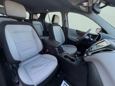 Used 2019 Chevrolet Equinox LS image 9