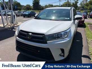 Used 2017 Toyota Highlander SE AWD/4WD video 1