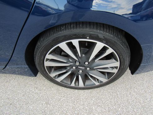 Used 2018 Lincoln MKZ Reserve w/ Climate Package image 11