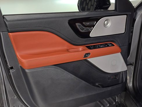 New 2025 Lincoln Aviator Reserve w/ Equipment Group 201A AWD/4WD image 15