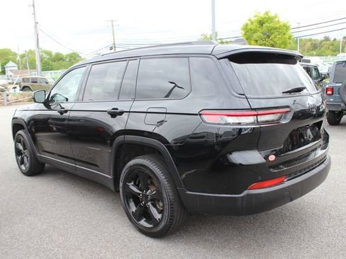 Used 2024 Jeep Grand Cherokee L Limited w/ Black Appearance Package AWD/4WD image 31