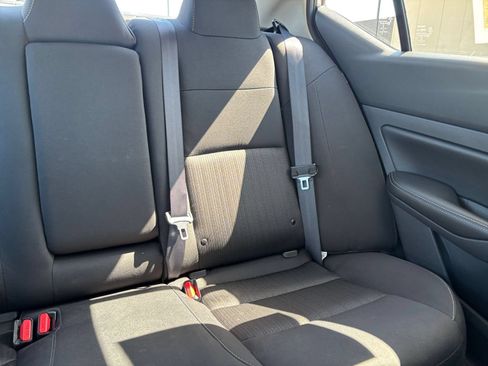 Used 2025 Nissan Altima 2.5 SV FWD image 37
