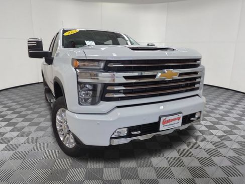 Used 2022 Chevrolet Silverado 2500 High Country AWD/4WD image 2