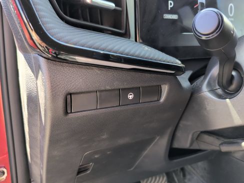 Used 2025 Nissan Kicks SR AWD/4WD image 8