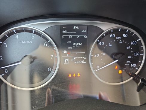 Used 2025 Nissan Versa S w/ Trunk Package FWD image 18