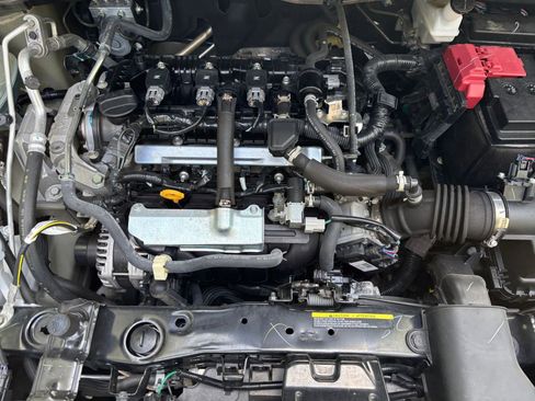 Used 2025 Nissan Versa SV FWD image 31