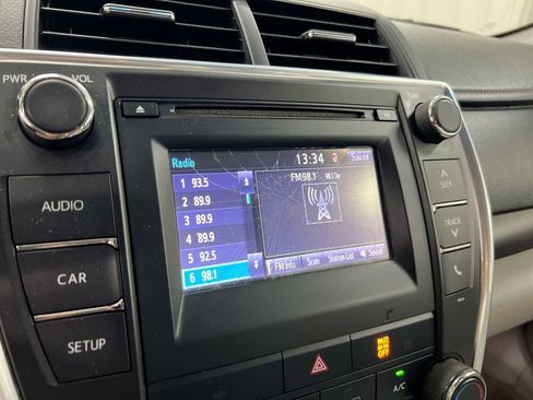 Used 2016 Toyota Camry LE image 14