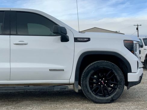 Used 2023 GMC Sierra 1500 Elevation w/ LPO, Elevation Black Package image 10