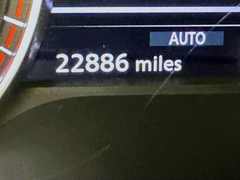 Used 2025 Nissan Pathfinder SL image 19