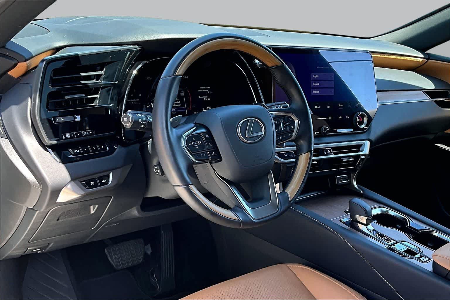 Used 2025 Lexus RX 350 FWD image 18