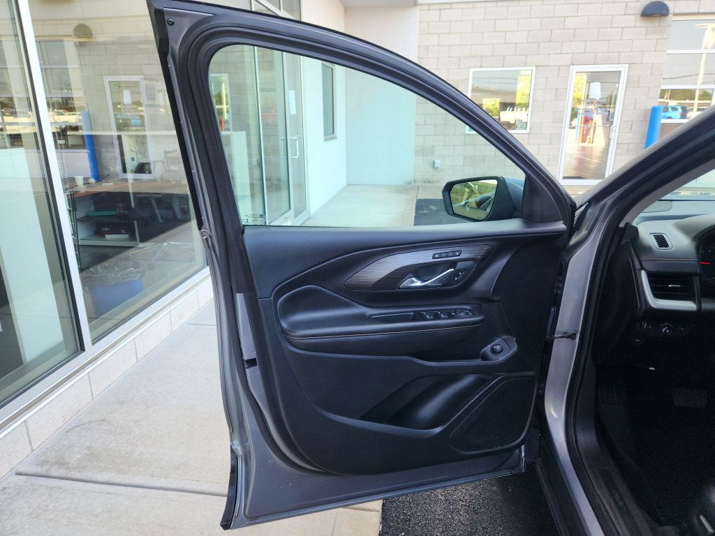 Used 2019 GMC Terrain SLT w/ Preferred Package FWD image 17