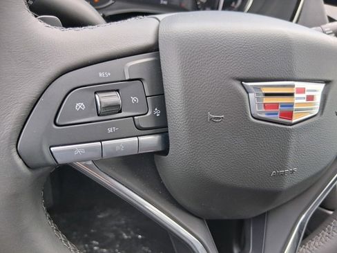 New 2025 Cadillac XT6 Luxury image 11