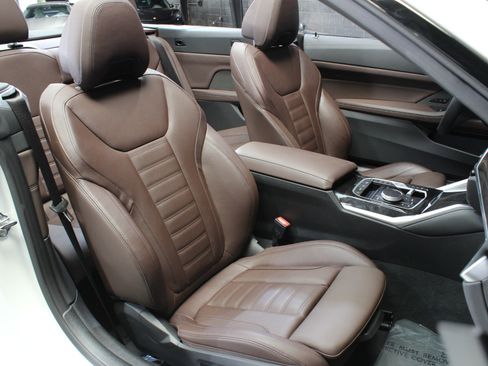 Used 2024 BMW M440i Convertible RWD image 37