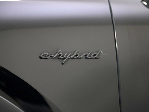 Used 2022 Porsche Cayenne Turbo S image 65