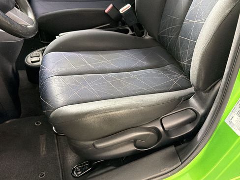 Used 2011 MAZDA MAZDA2 Sport FWD image 15