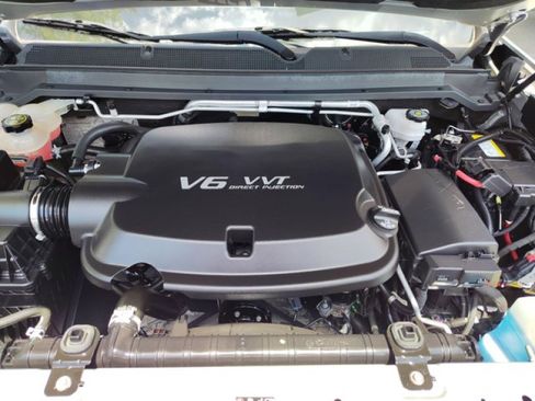 Used 2018 Chevrolet Colorado LT w/ LT Convenience Package image 9