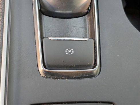 Certified 2023 Ford Edge SE w/ Black Appearance Package image 20