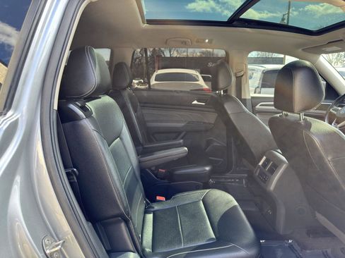Used 2021 Volkswagen Atlas SE w/ Panoramic Sunroof Package image 38