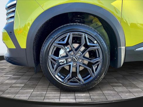 New 2026 Nissan Kicks SR image 11