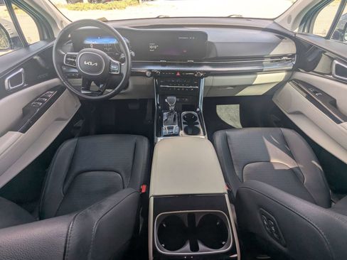 Used 2023 Kia Carnival SX Prestige FWD image 19