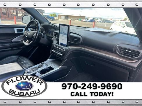 Used 2020 Ford Explorer Platinum w/ Premium Technology Package AWD/4WD image 11