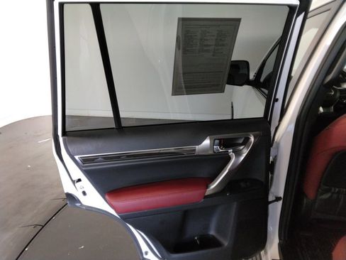 Used 2023 Lexus GX 460 Premium image 40