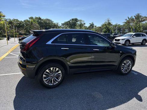 Used 2024 Cadillac XT4 Premium Luxury FWD image 4