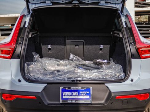 New 2026 Volvo XC40 B5 Plus w/ Protection Package Premier image 27