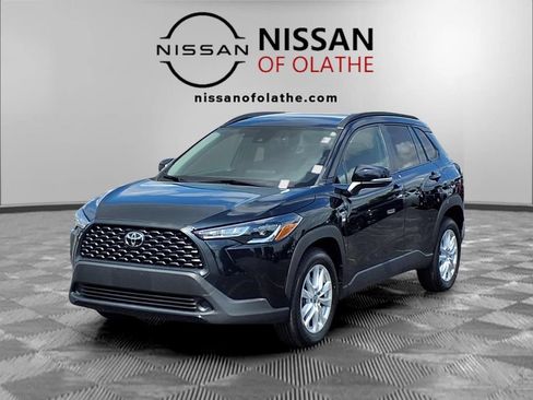 Used 2022 Toyota Corolla Cross LE FWD image 1