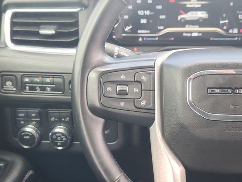 Used 2023 GMC Yukon Denali AWD/4WD image 29