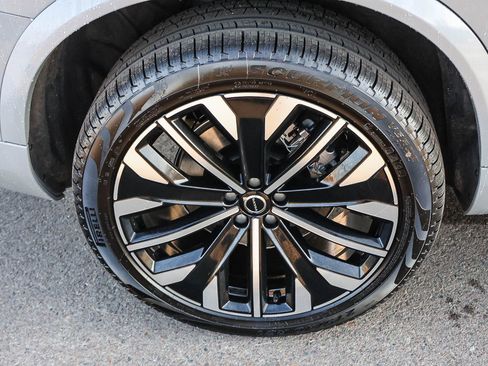 New 2026 Volvo XC90 T8 Plus w/ Protection Package Premier AWD/4WD image 13