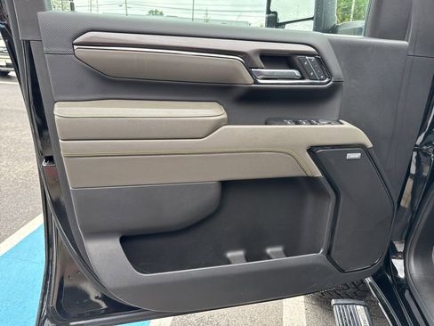 Used 2024 Chevrolet Silverado 2500 ZR2 w/ Technology Package image 18