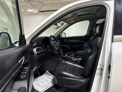 Used 2020 Kia Telluride S w/ S 8 Passenger Seating Package image 19