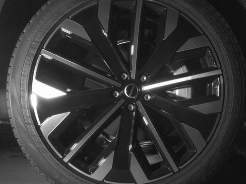 New 2026 Volvo XC90 B6 Ultra w/ Protection Package image 7