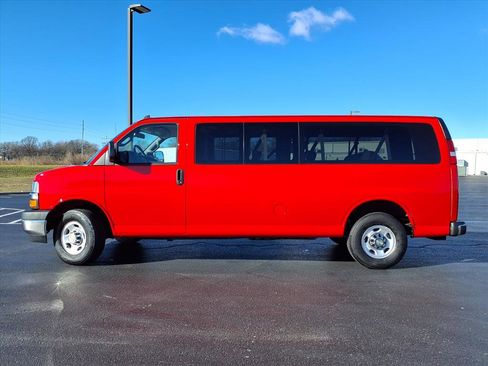Used 2025 Chevrolet Express 3500 LT w/ LT Preferred Equipment Group image 25