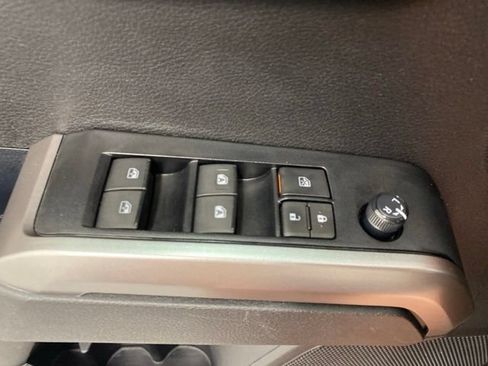 Certified 2023 Toyota Tacoma SR5 AWD/4WD image 25