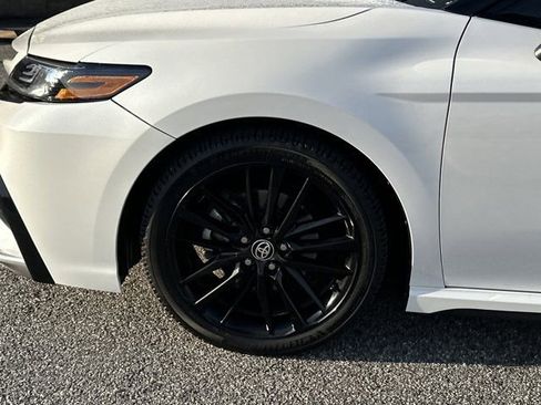 Used 2021 Toyota Camry XSE image 15