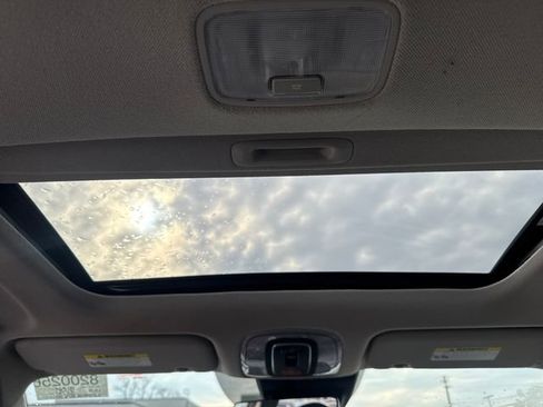 Used 2025 Hyundai Elantra Limited FWD image 20