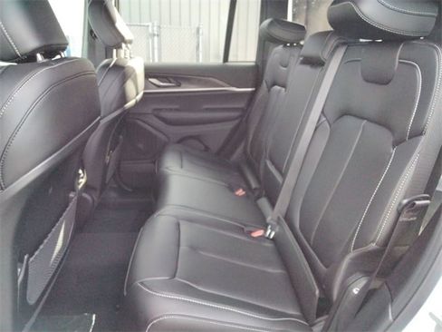 New 2025 Jeep Grand Cherokee Limited w/ Trailer Tow Package image 10