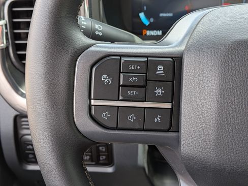 Used 2025 Ford F350 Lariat w/ Lariat Ultimate Package AWD/4WD image 24