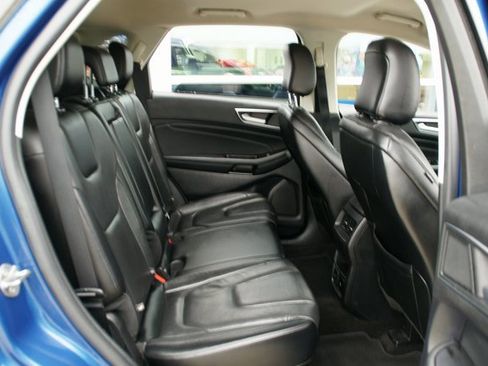 Used 2020 Ford Edge Titanium image 33