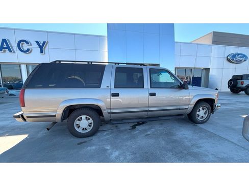 Used 1999 Chevrolet Suburban LT w/ Preferred Equipment Group 3 image 8