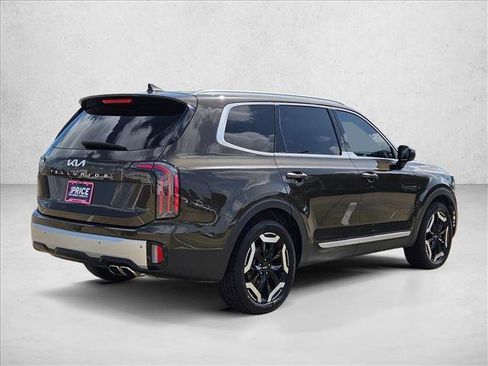 Used 2024 Kia Telluride EX w/ EX Captain's Chair Package FWD image 5